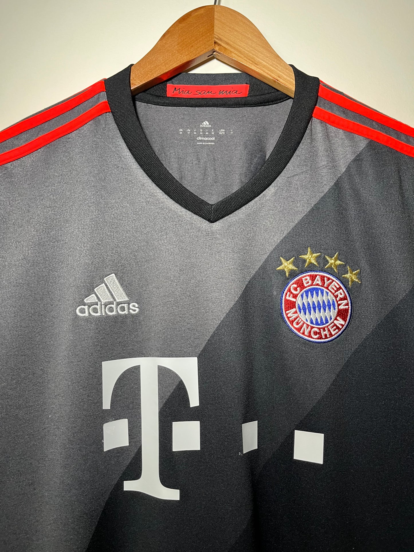Bayern Munich 2016-17 Away