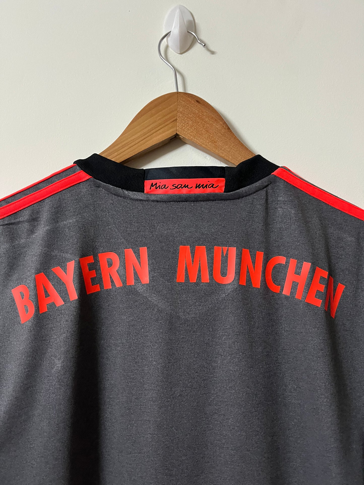 Bayern Munich 2016-17 Away