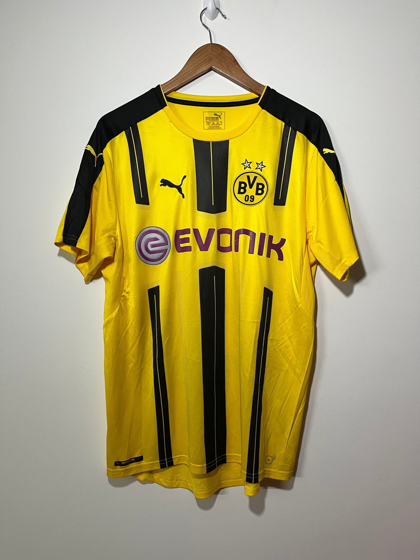 Borussia Dortmund 2016-17 Home