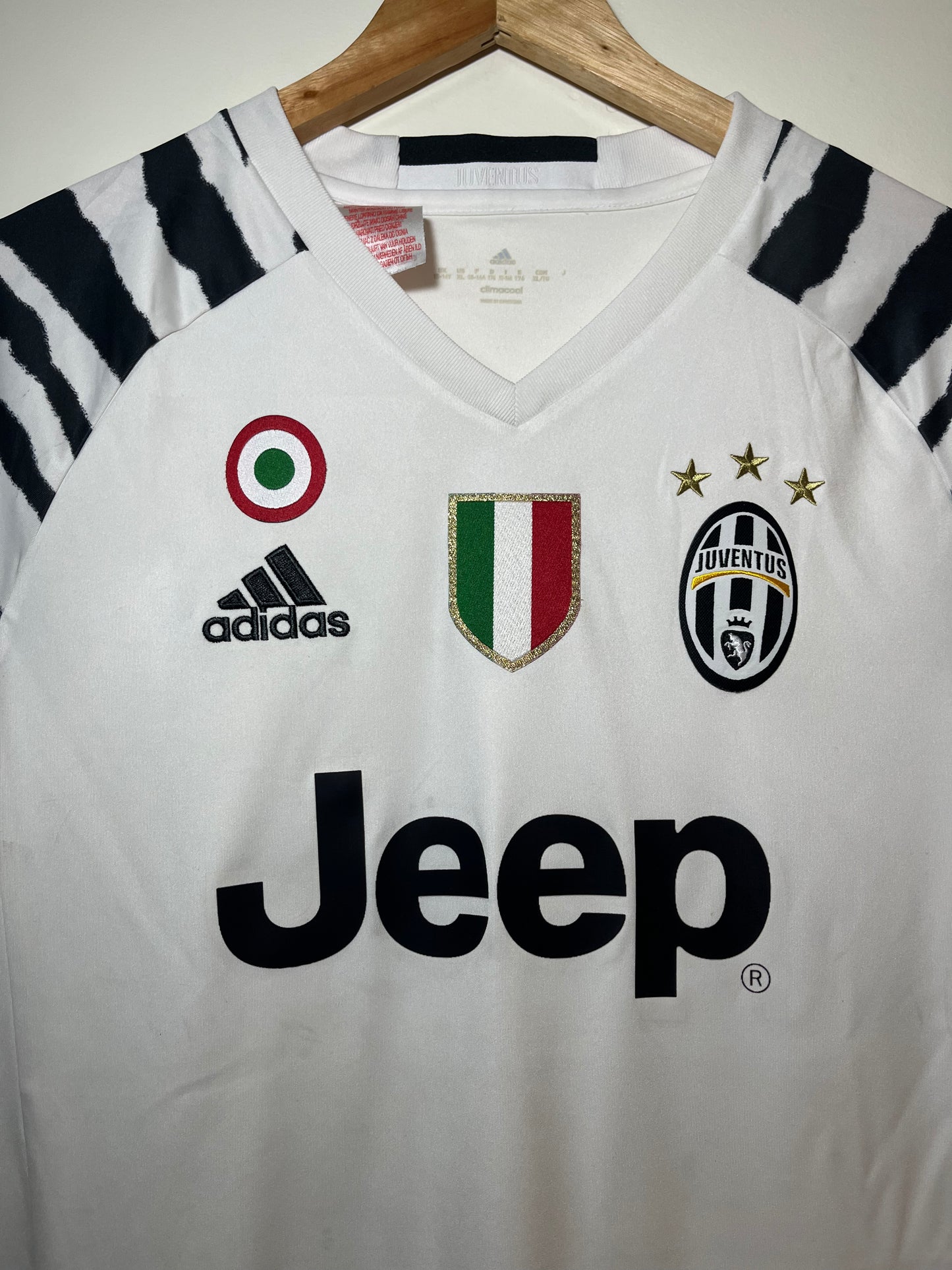 Juventus 2016-17 Third jersey