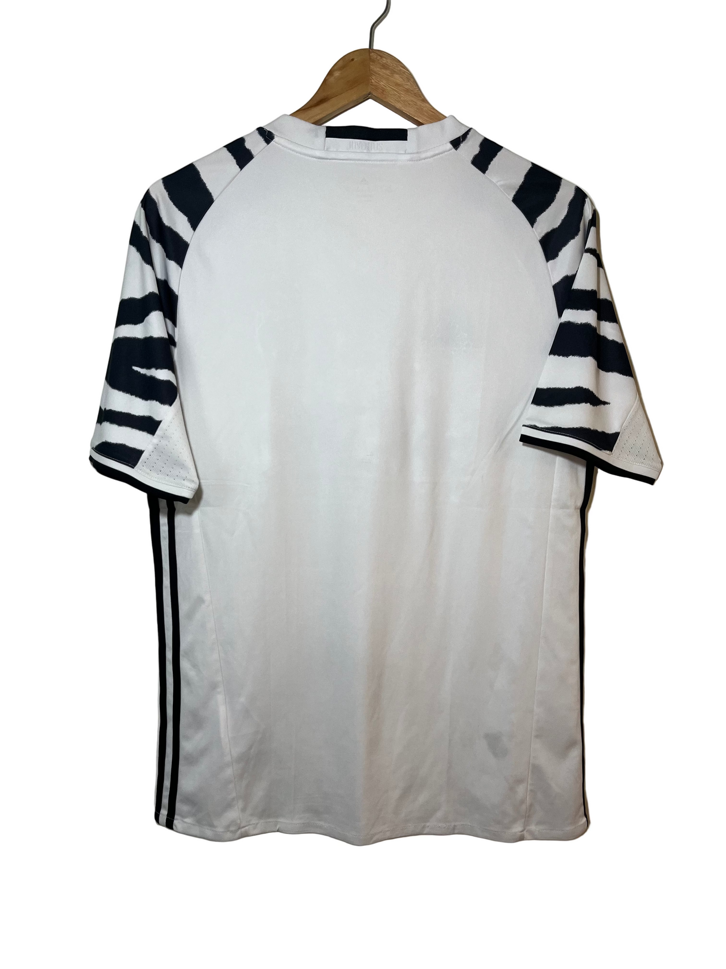 Juventus 2016-17 Third jersey