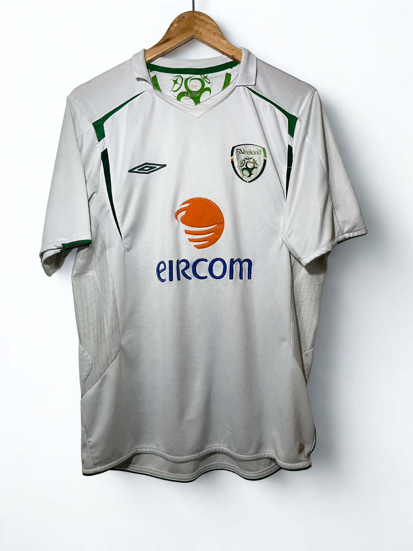 Ireland 2005-07 Away