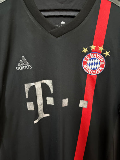 Bayen Munich 2014-15 third kit