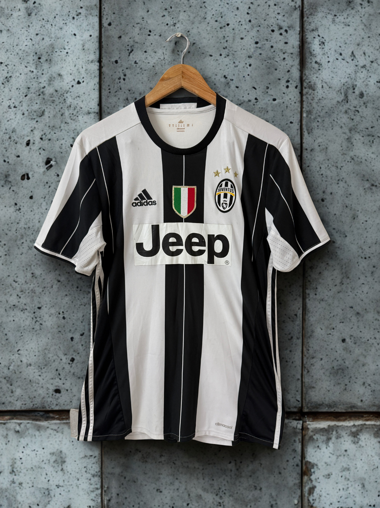 Juventus 2016-17 Home
