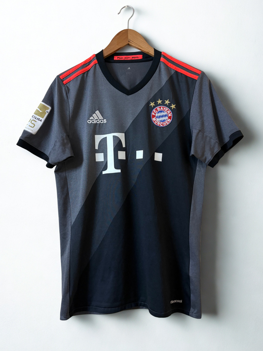 Alaba x Bayern Munich 2016-17 Away