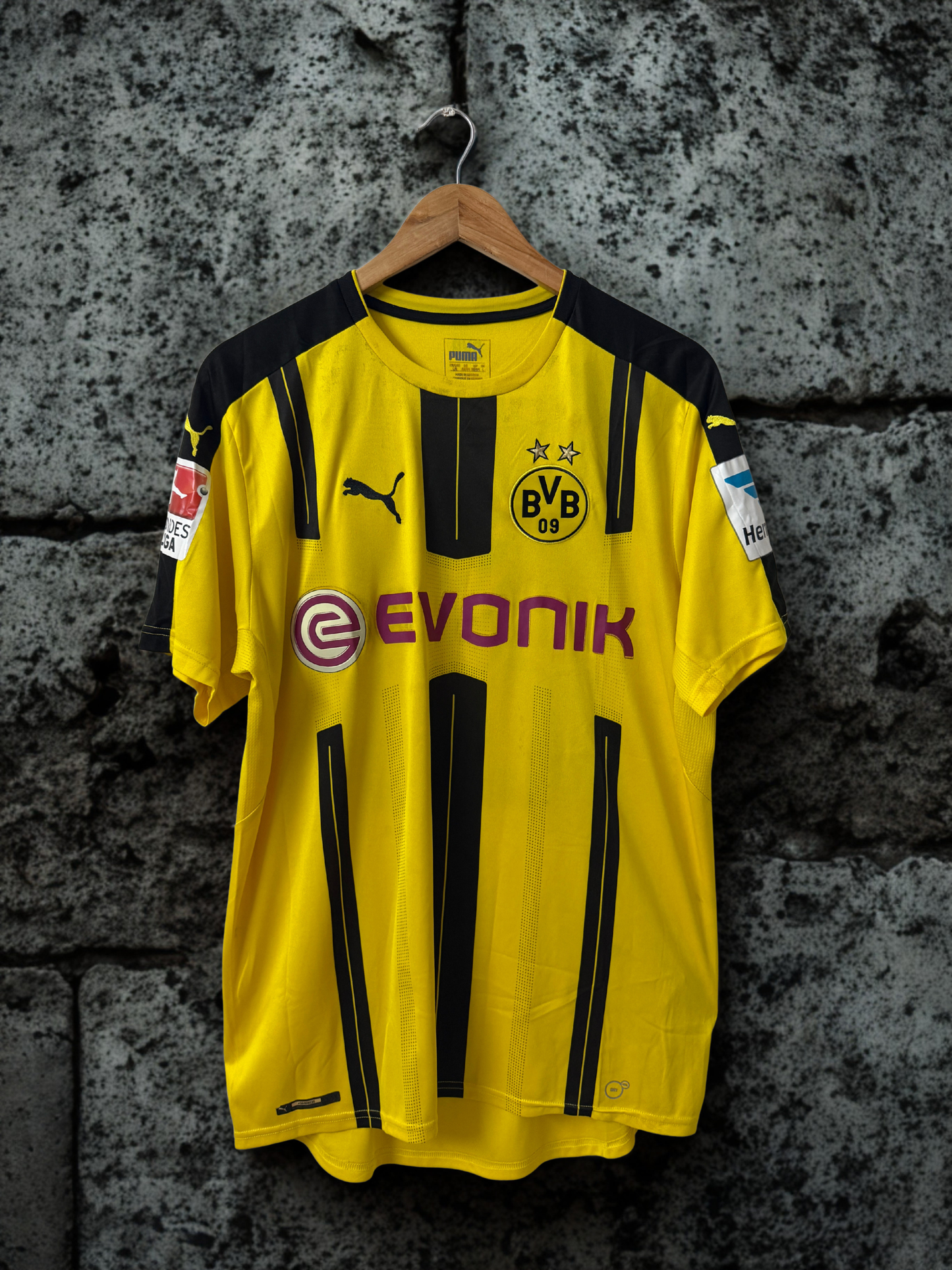 Kagawa x Borussia Dortmund 2016-17 Home