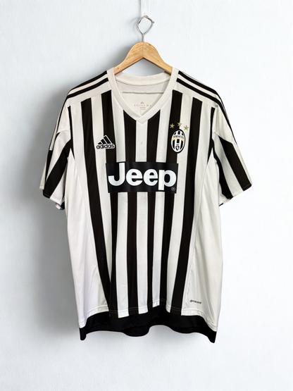 Juventus x Chiellini 2015-16  Home