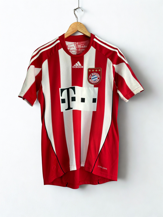 Bayern Munich 2010-11 Home