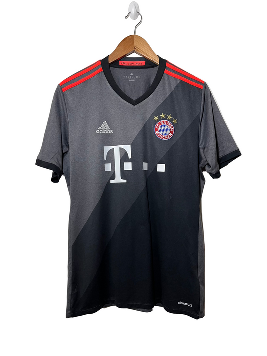 Bayern Munich 2016-17 Away