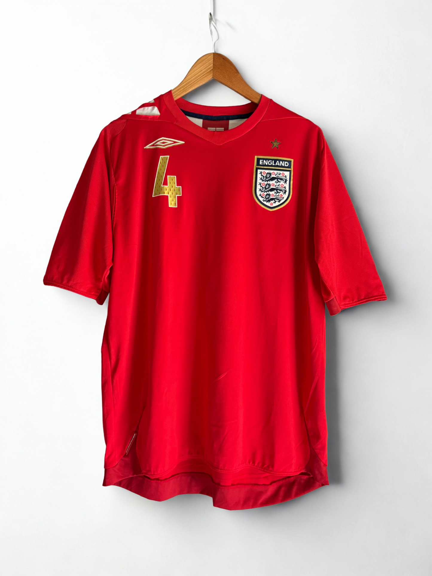 England 2006-08 Away Gerrard Jersey by Umrbo