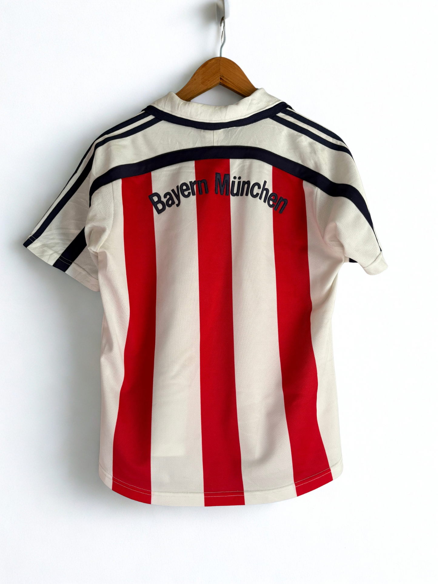 Bayern Munich 2002-02 away Jersey