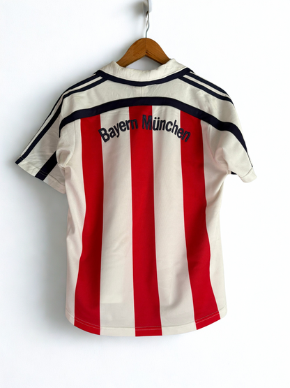 Bayern Munich 2002-02 away Jersey