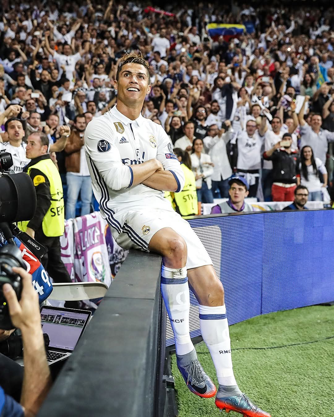 Ronaldo x Real Madrid 2016-17 Home